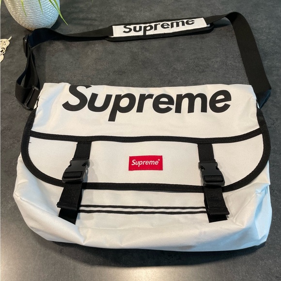🔥Supreme Bag🔥 - Picture 2 of 9